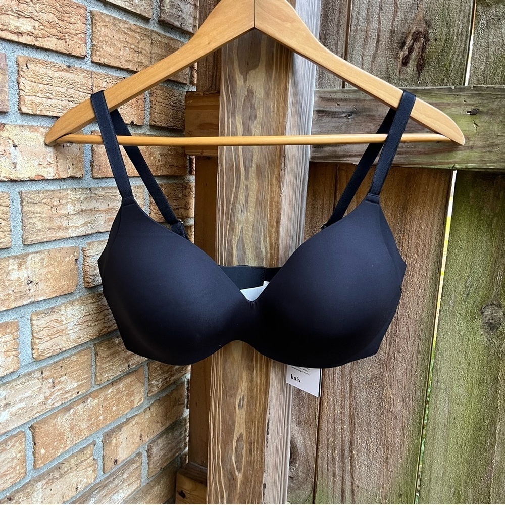 Knix Wingwoman Contour Bra Wireless Classic Black Bra